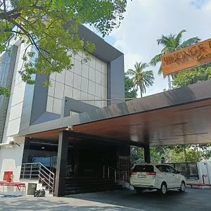 Chennai Escorts at Boulevard by Design Hotel Chennai